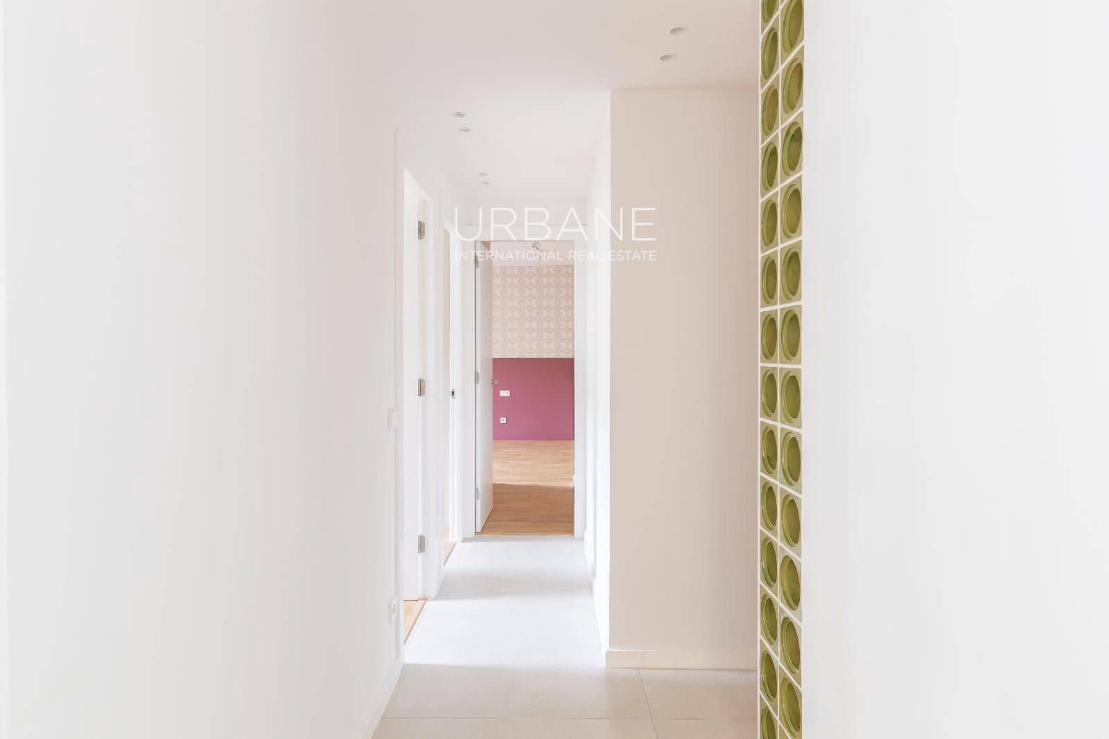 3 bedroom Flat for sale in Barcelona city with garage - € 895,000 (Ref: 9829769)
