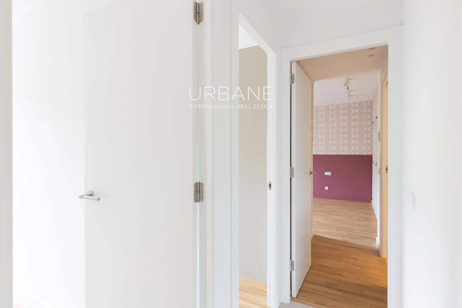 3 bedroom Flat for sale in Barcelona city with garage - € 895,000 (Ref: 9829769)