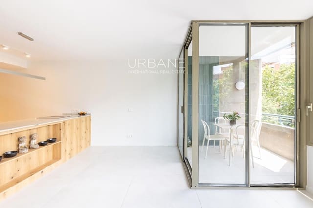 3 bedroom Flat for sale in Sant Antoni, Barcelona city with garage - € 895,000 (Ref: 9829769)
