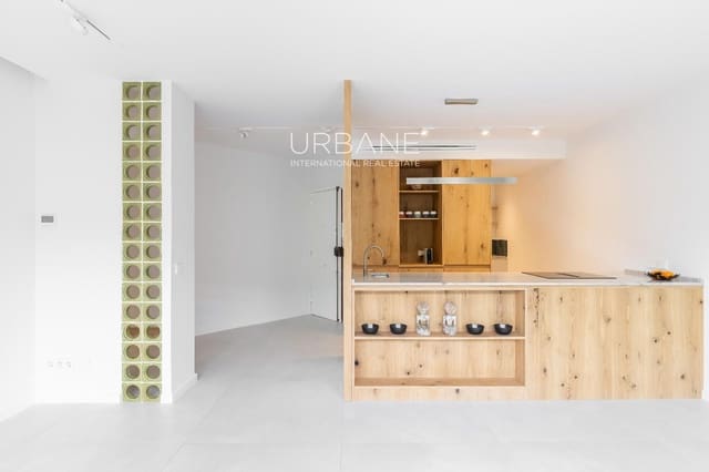 3 bedroom Flat for sale in Sant Antoni, Barcelona city with garage - € 895,000 (Ref: 9829769)