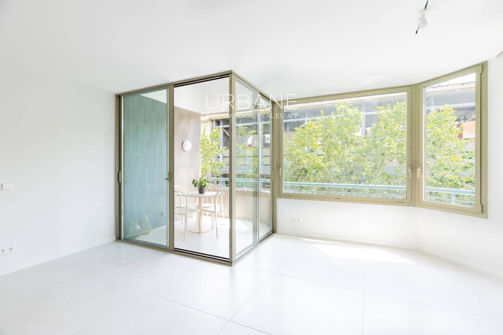 3 bedroom Flat for sale in Barcelona city with garage - € 895,000 (Ref: 9829769)