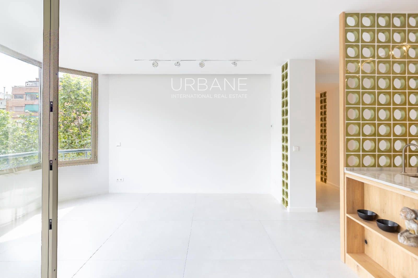 3 bedroom Flat for sale in Barcelona city with garage - € 895,000 (Ref: 9829769)