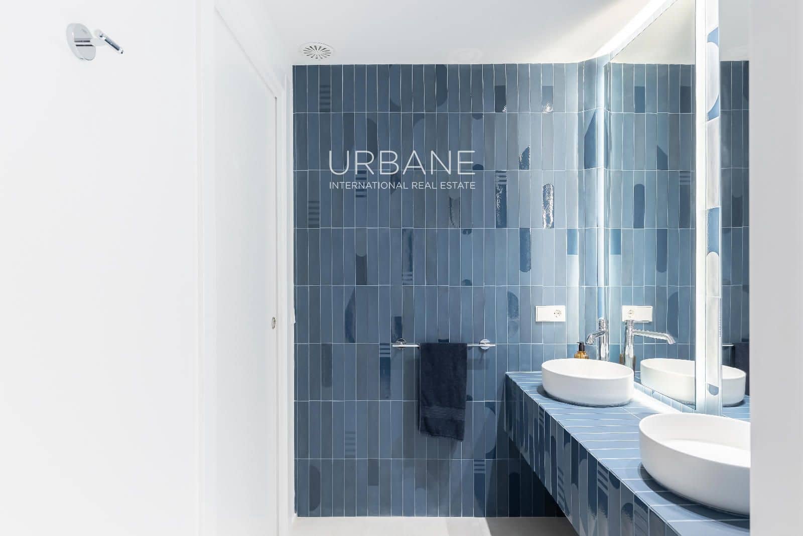 3 bedroom Flat for sale in Barcelona city with garage - € 895,000 (Ref: 9829769)