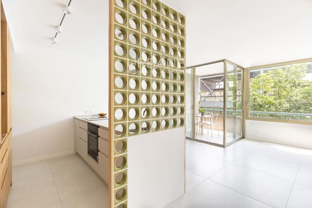 3 bedroom Flat for sale in Sant Antoni, Barcelona city with garage - € 895,000 (Ref: 9829769)