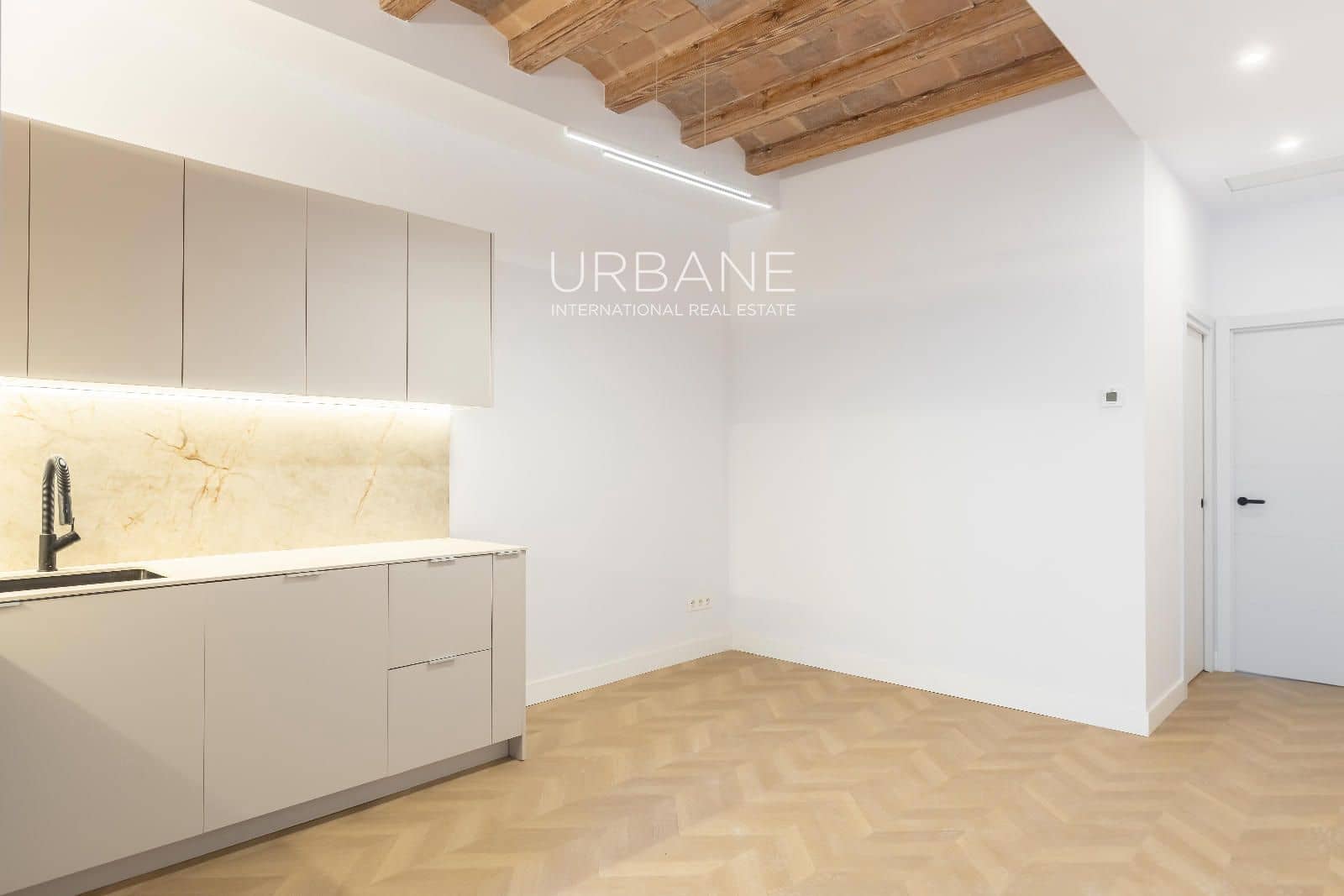 2 quarto Apartamento para venda em Barcelona cidade - 575 000 € (Ref: 9915007)
