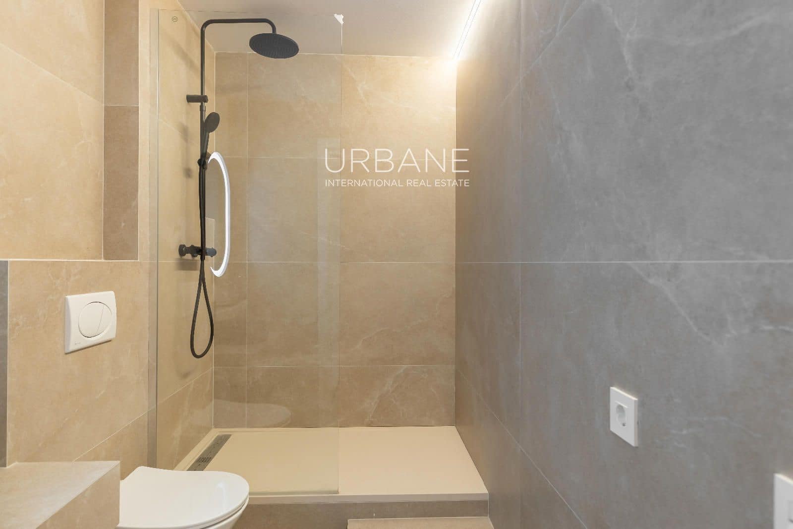 2 quarto Apartamento para venda em Barcelona cidade - 575 000 € (Ref: 9915007)
