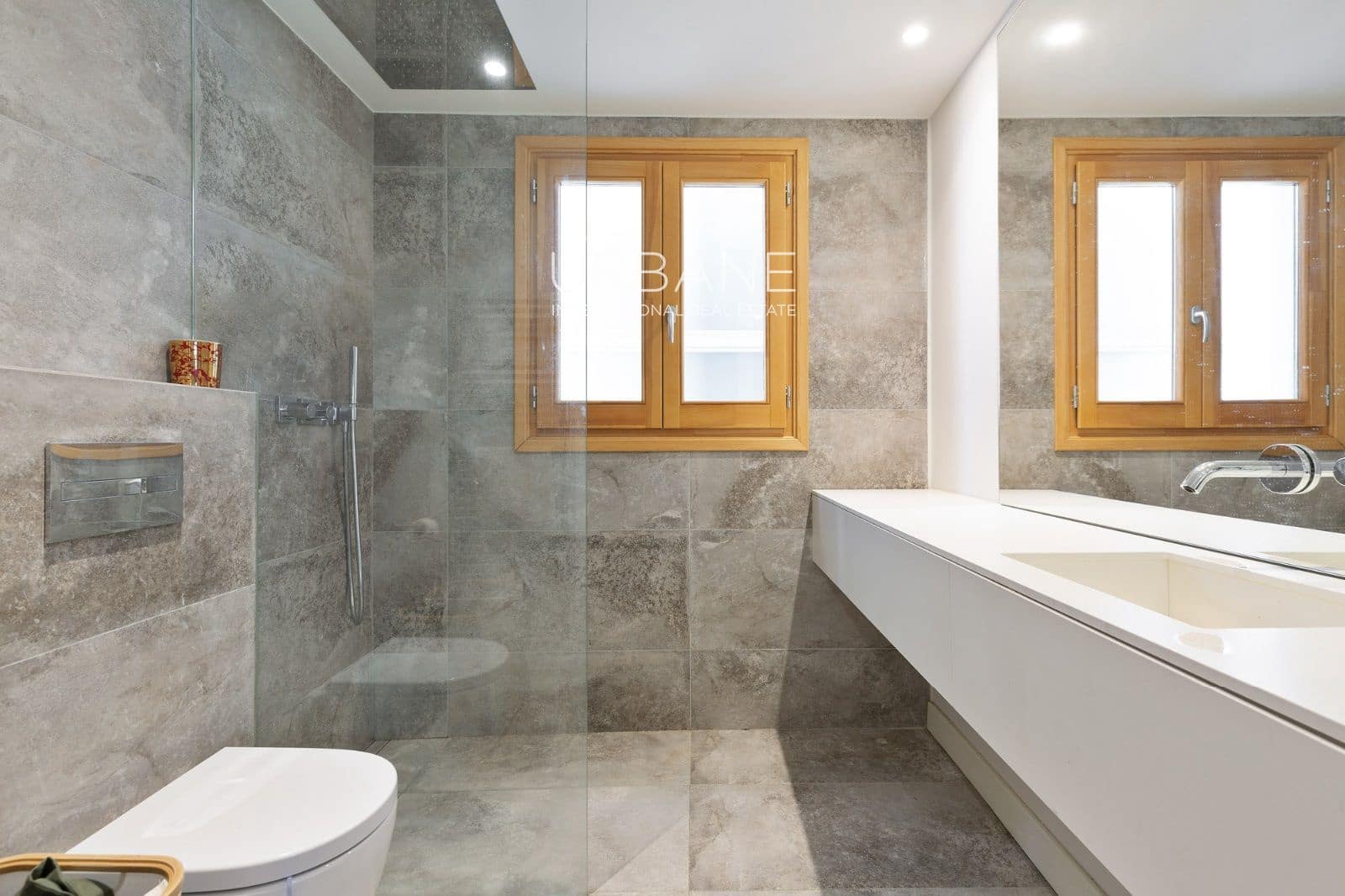 2 bedroom Penthouse for rent in Barcelona city - € 3,800 (Ref: 9918785)
