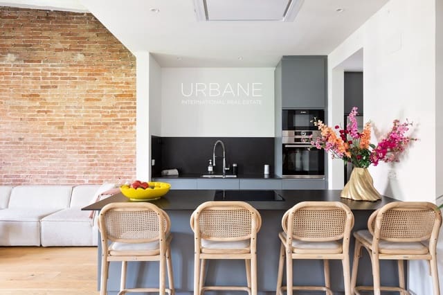 2 bedroom Penthouse for rent in Eixample, Barcelona city - € 3,800 (Ref: 9918785)
