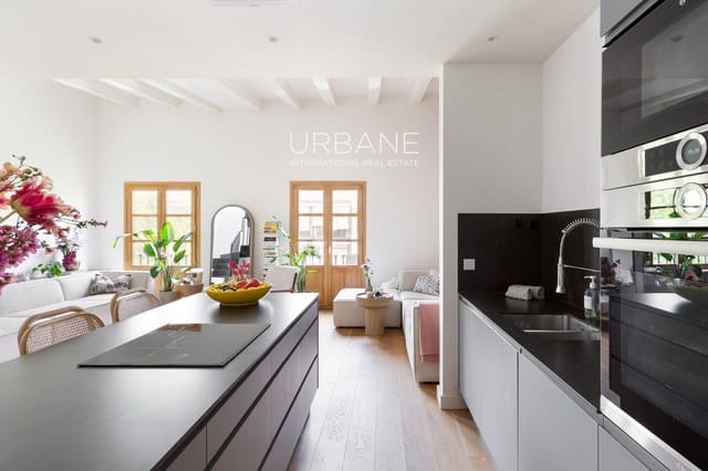 2 bedroom Penthouse for rent in Eixample, Barcelona city - € 3,800 (Ref: 9918785)