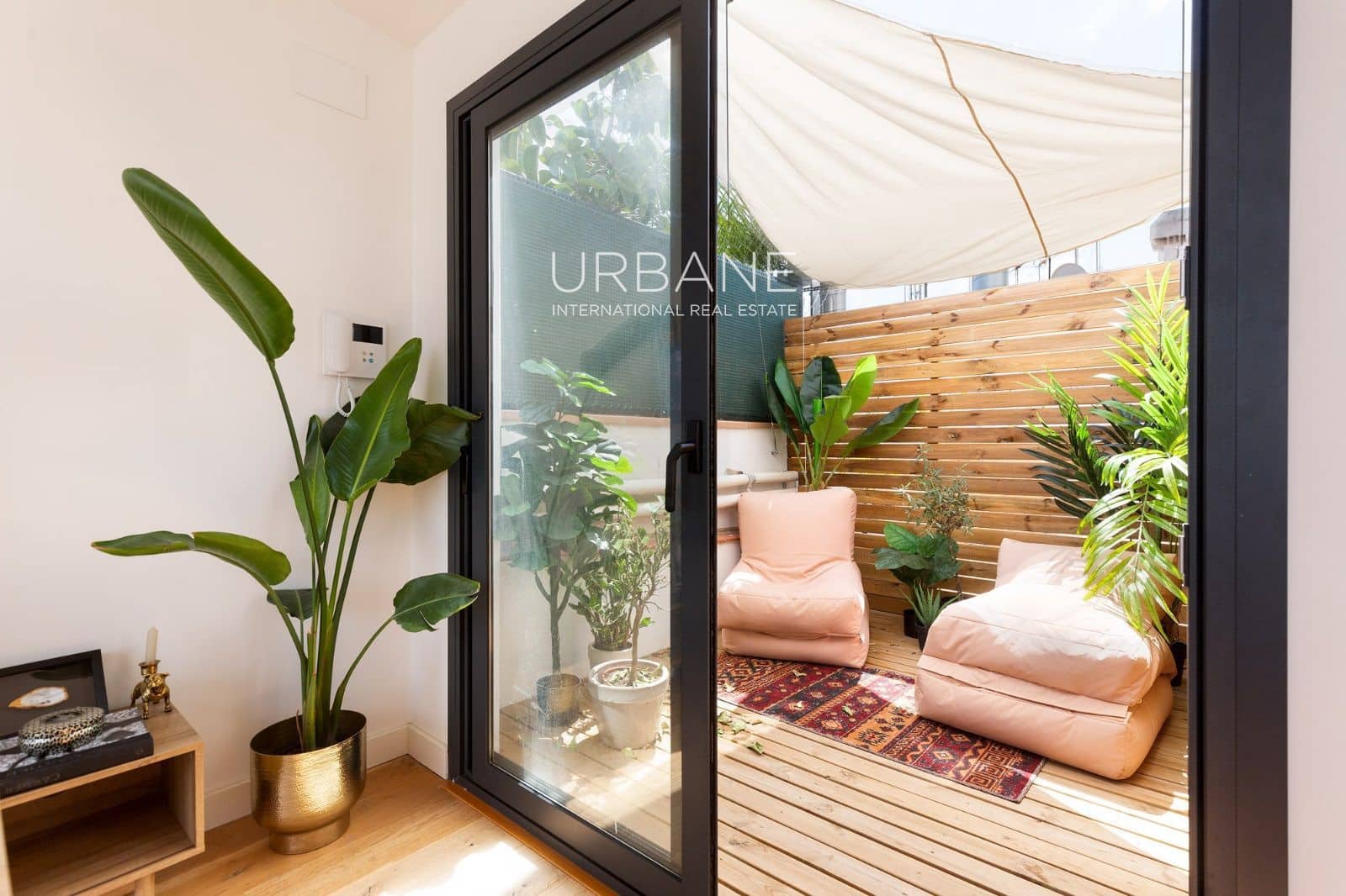 2 bedroom Penthouse for rent in Barcelona city - € 3,800 (Ref: 9918785)