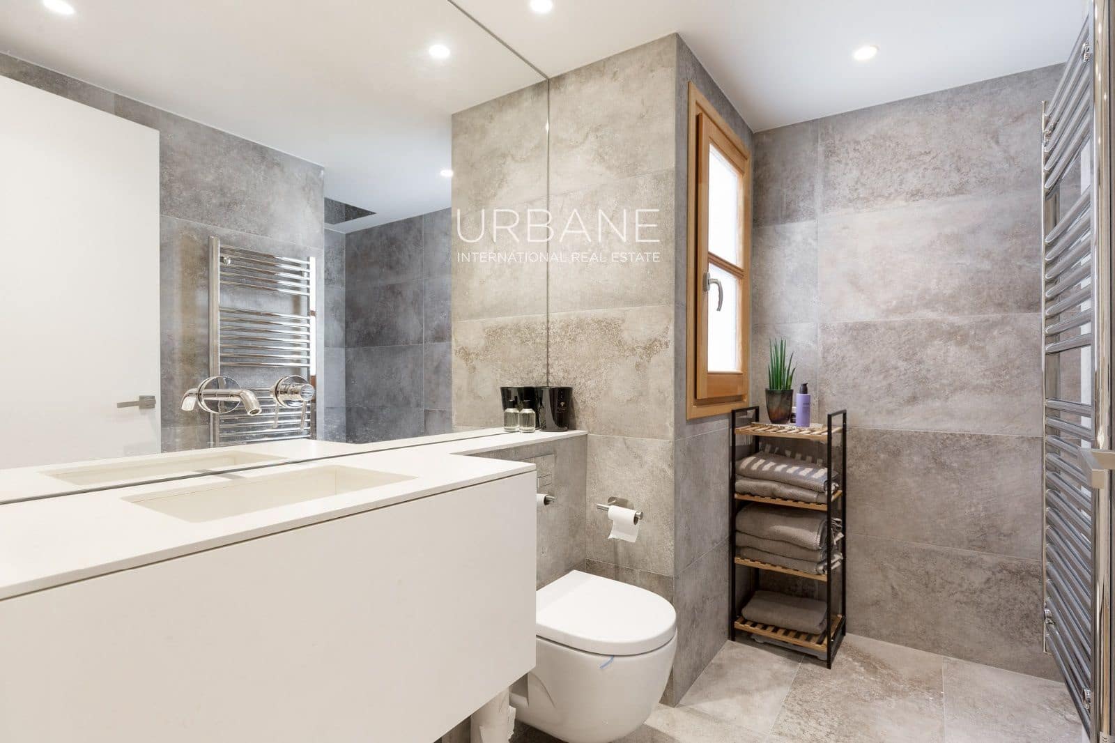 2 bedroom Penthouse for rent in Barcelona city - € 3,800 (Ref: 9918785)