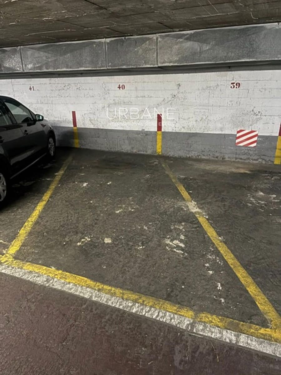 Garage for sale in Barcelona city - € 20,000 (Ref: 9925252)