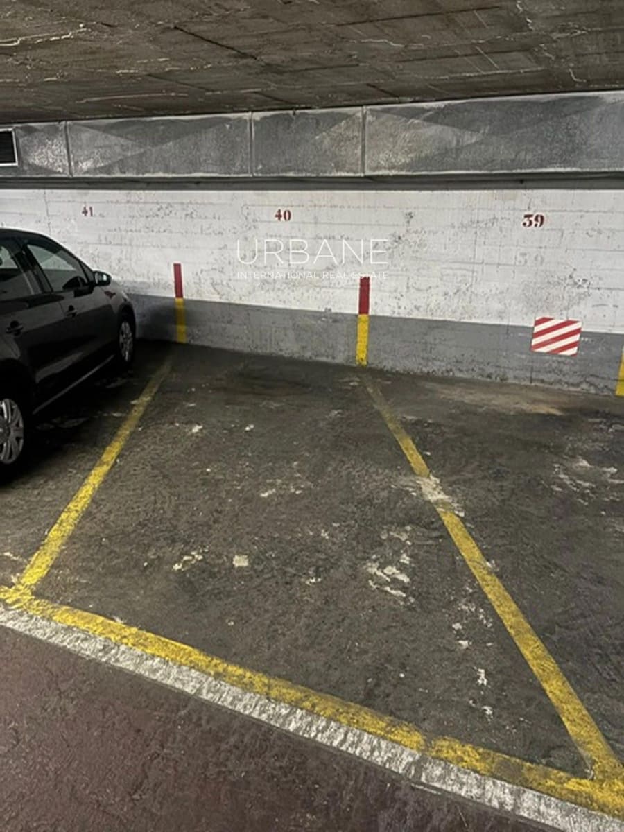 Garage for sale in Barcelona city - € 20,000 (Ref: 9925252)