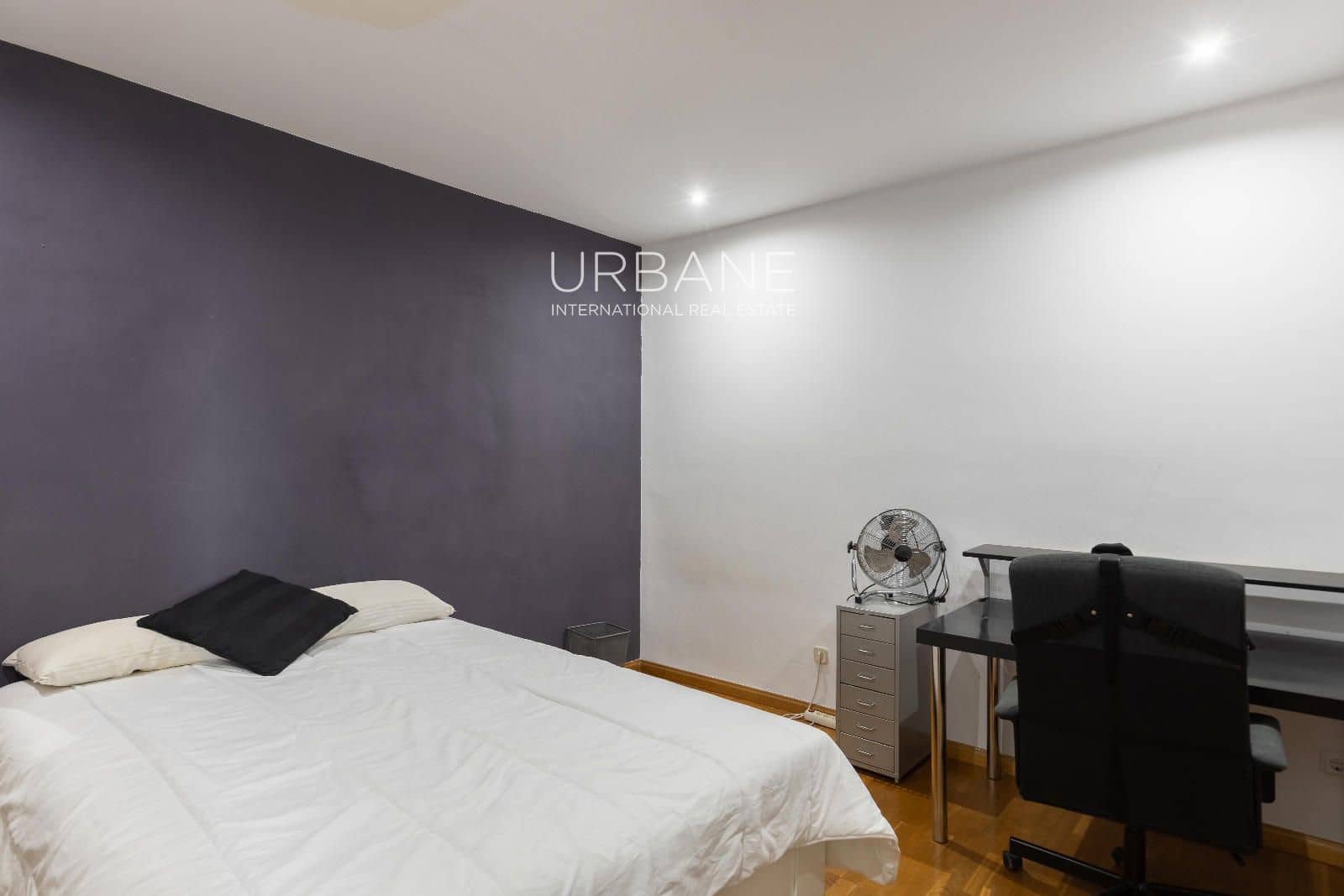 2 bedroom Penthouse for rent in Barcelona city - € 1,600 (Ref: 9950753)