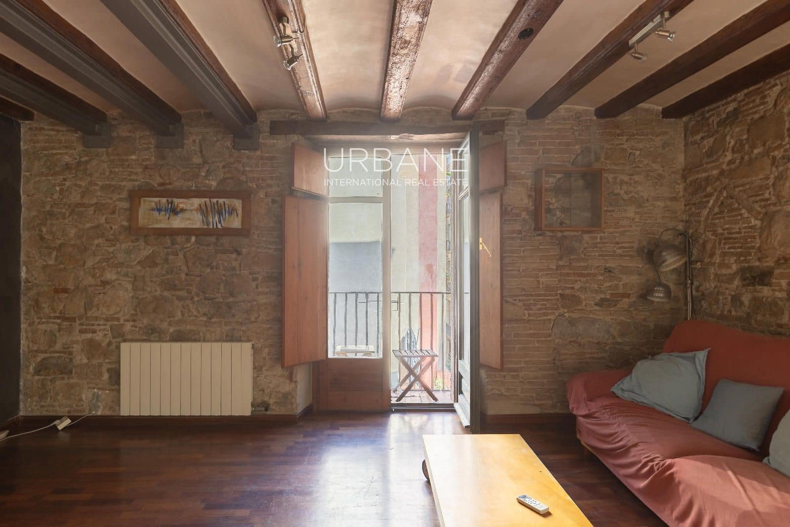 2 bedroom Penthouse for rent in Barcelona city - € 1,600 (Ref: 9950753)