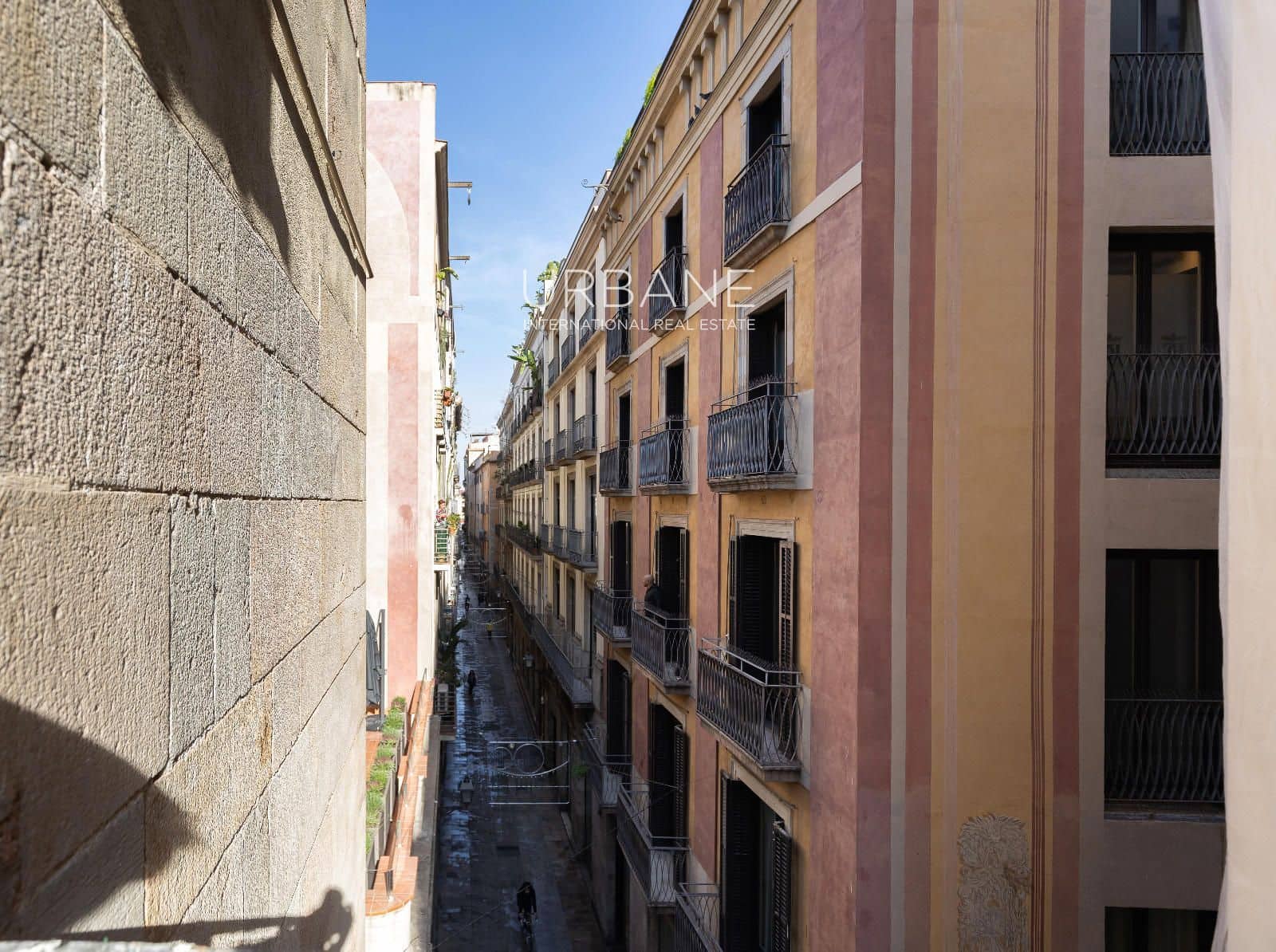 2 bedroom Penthouse for rent in Barcelona city - € 1,600 (Ref: 9950753)