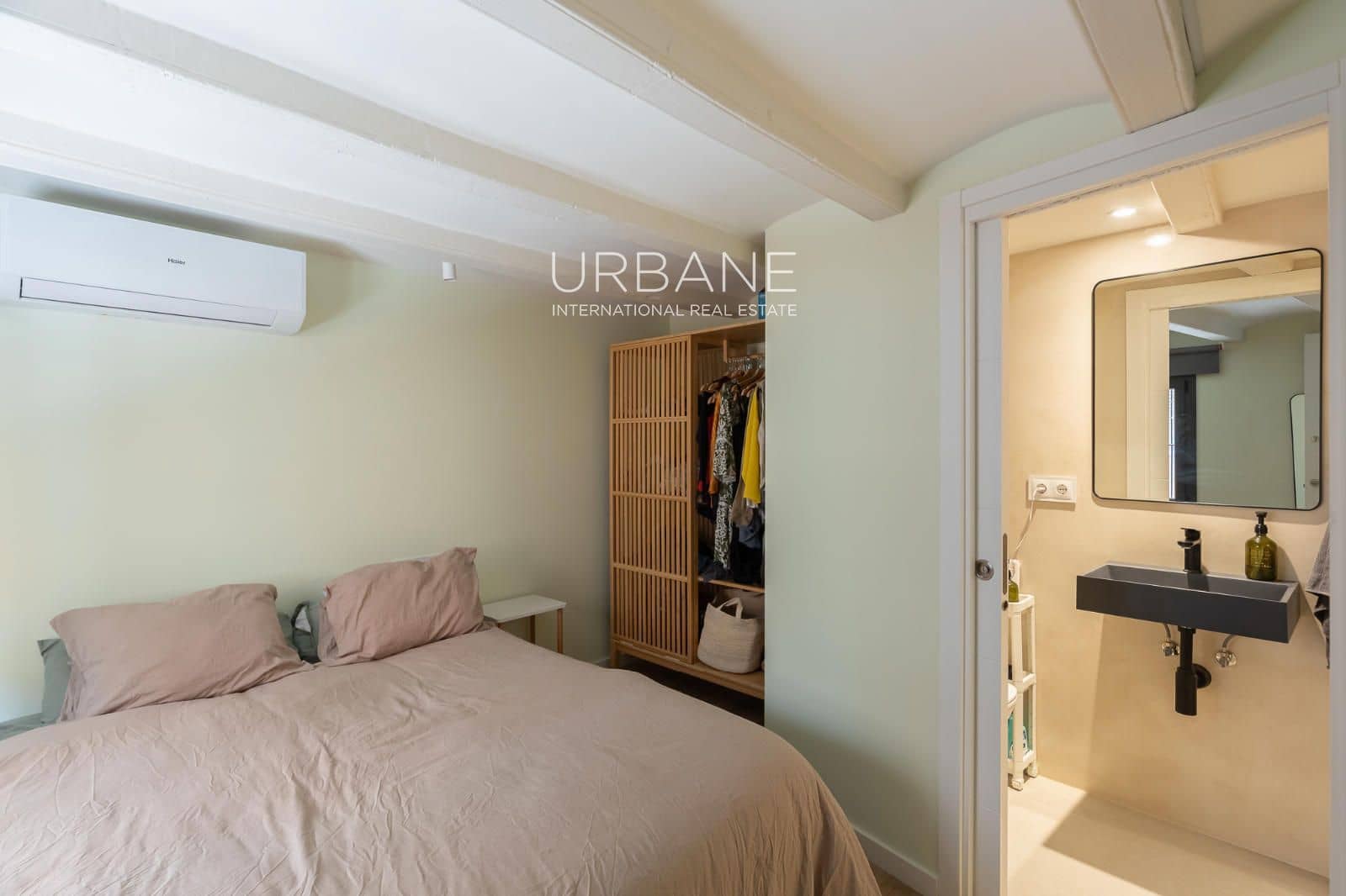 2 bedroom Flat for rent in Barcelona city - € 2,400 (Ref: 9961629)