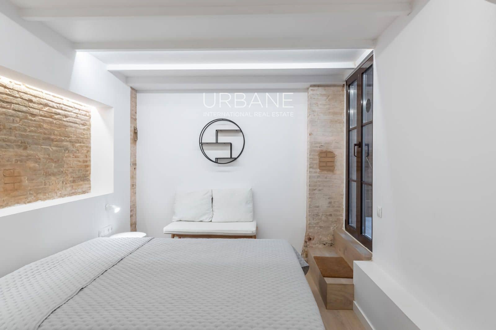 2 slaapkamer Penthouse te huur in Barcelona stad - € 2.100 (Ref: 9985677)