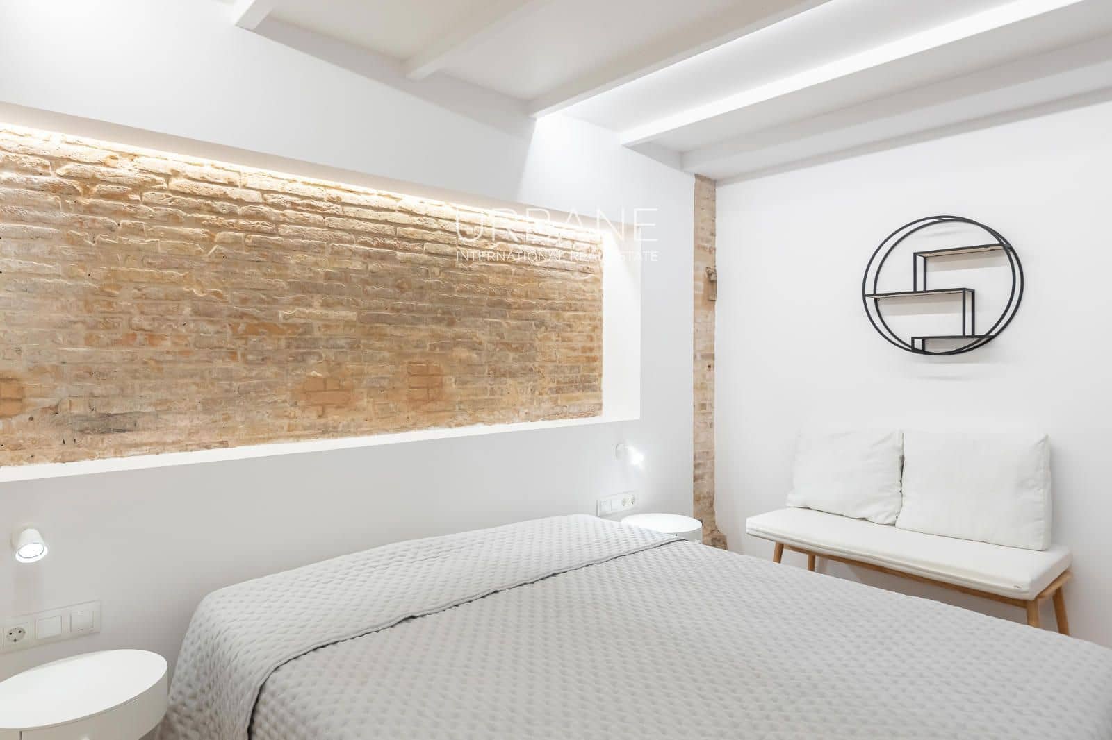 2 slaapkamer Penthouse te huur in Barcelona stad - € 2.100 (Ref: 9985677)