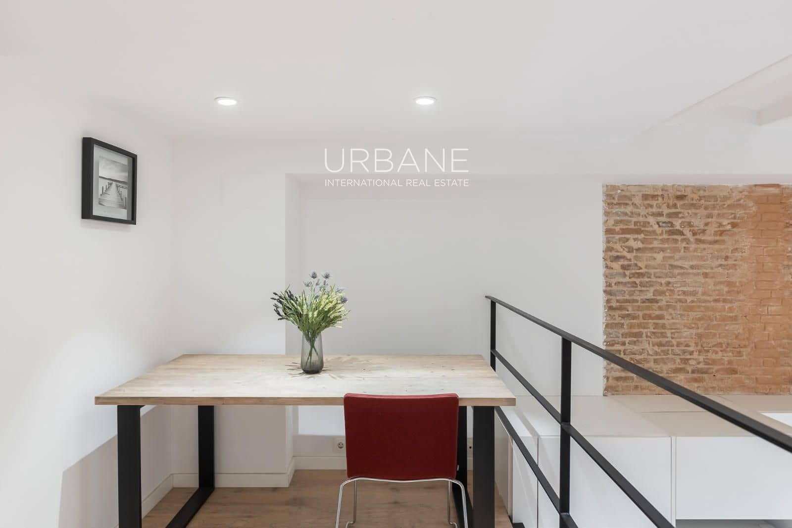 2 slaapkamer Penthouse te huur in Barcelona stad - € 2.100 (Ref: 9985677)