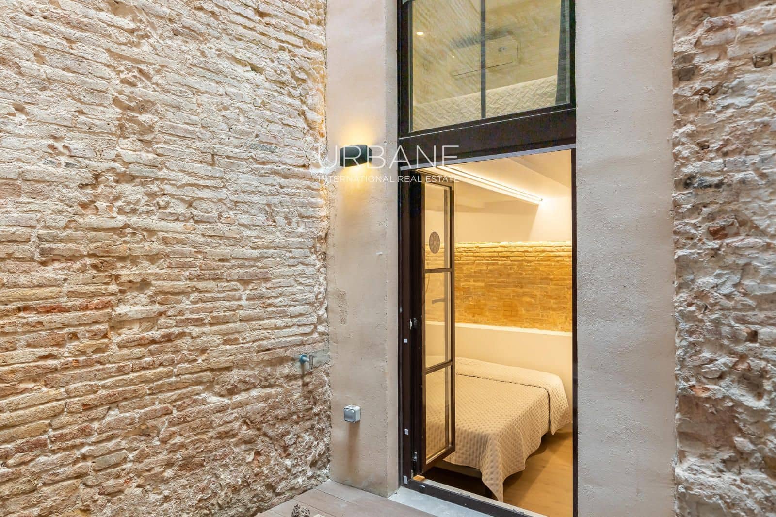 2 slaapkamer Penthouse te huur in Barcelona stad - € 2.100 (Ref: 9985677)