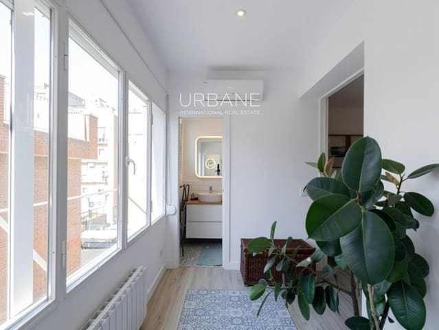3 soverom Penthouse til salgs i Sants-Montjuïc, Barcelona by - € 560 000 (Ref: 9989982)