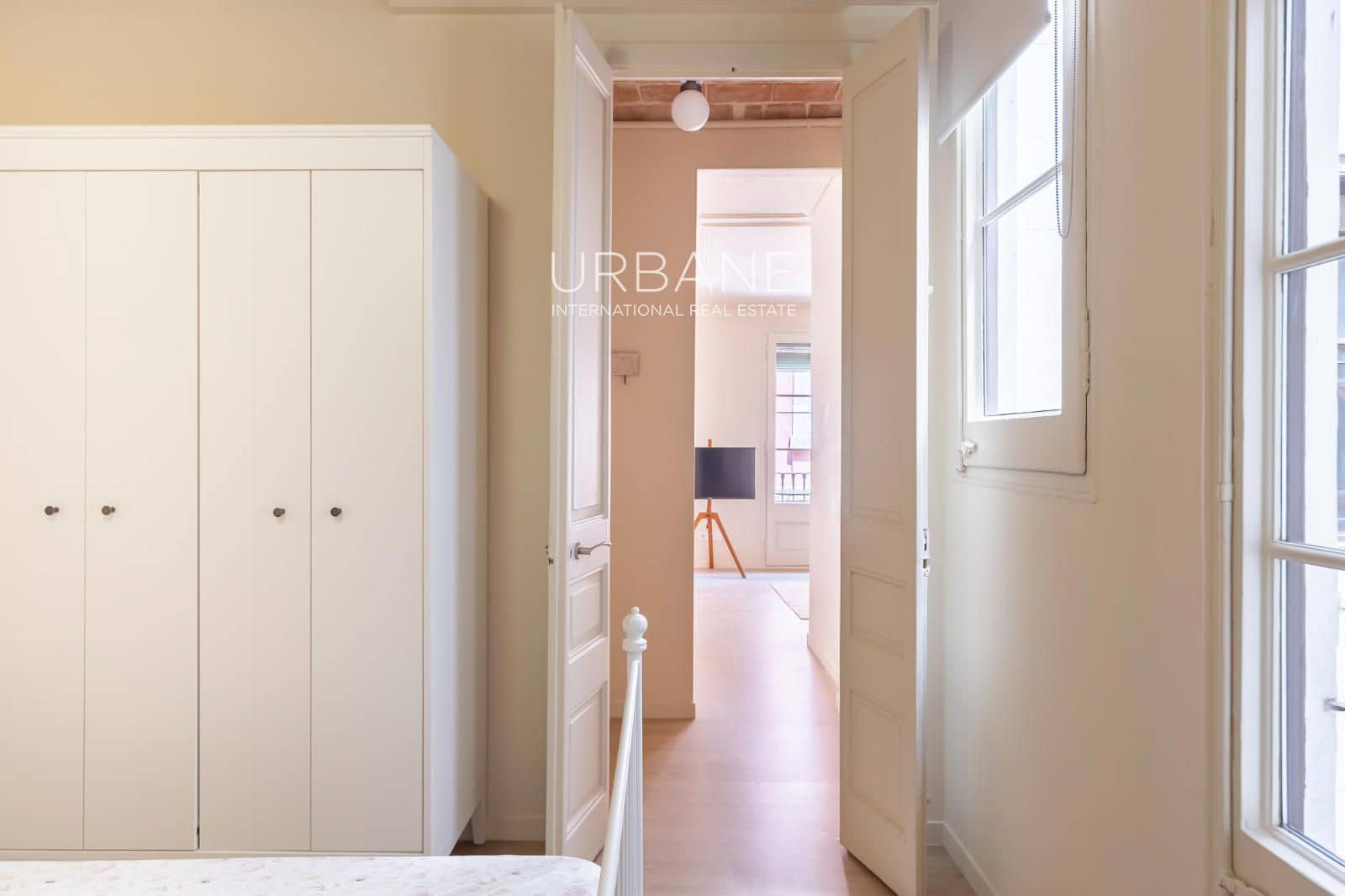 2 slaapkamer Flat te huur in Barcelona stad - € 1.500 (Ref: 9999411)