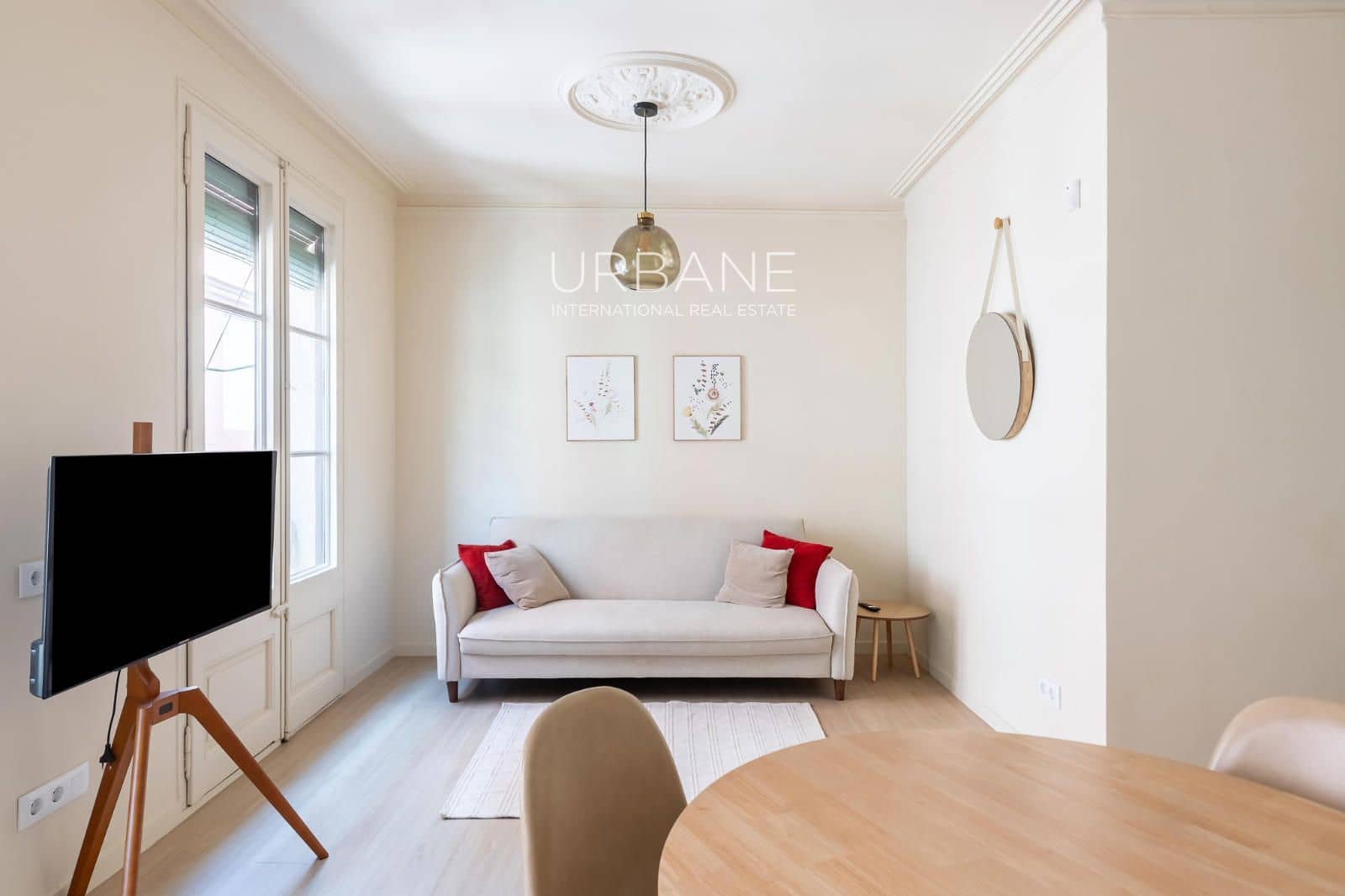 2 slaapkamer Flat te huur in Barcelona stad - € 1.500 (Ref: 9999411)