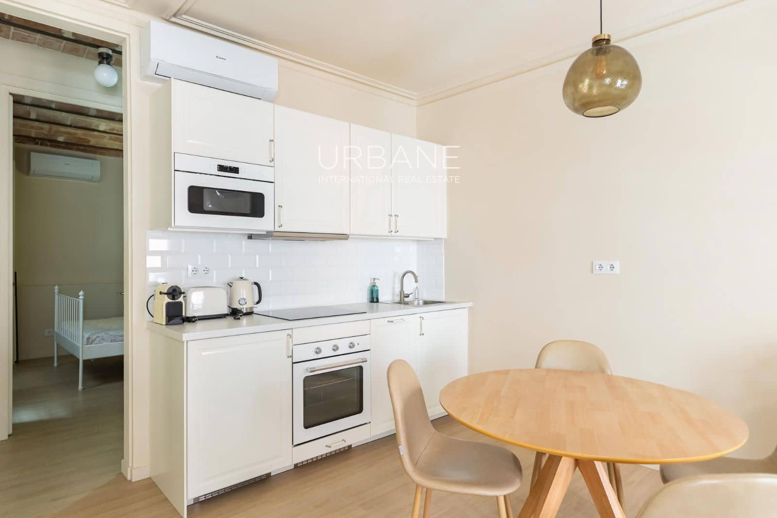 2 slaapkamer Flat te huur in Barcelona stad - € 1.500 (Ref: 9999411)