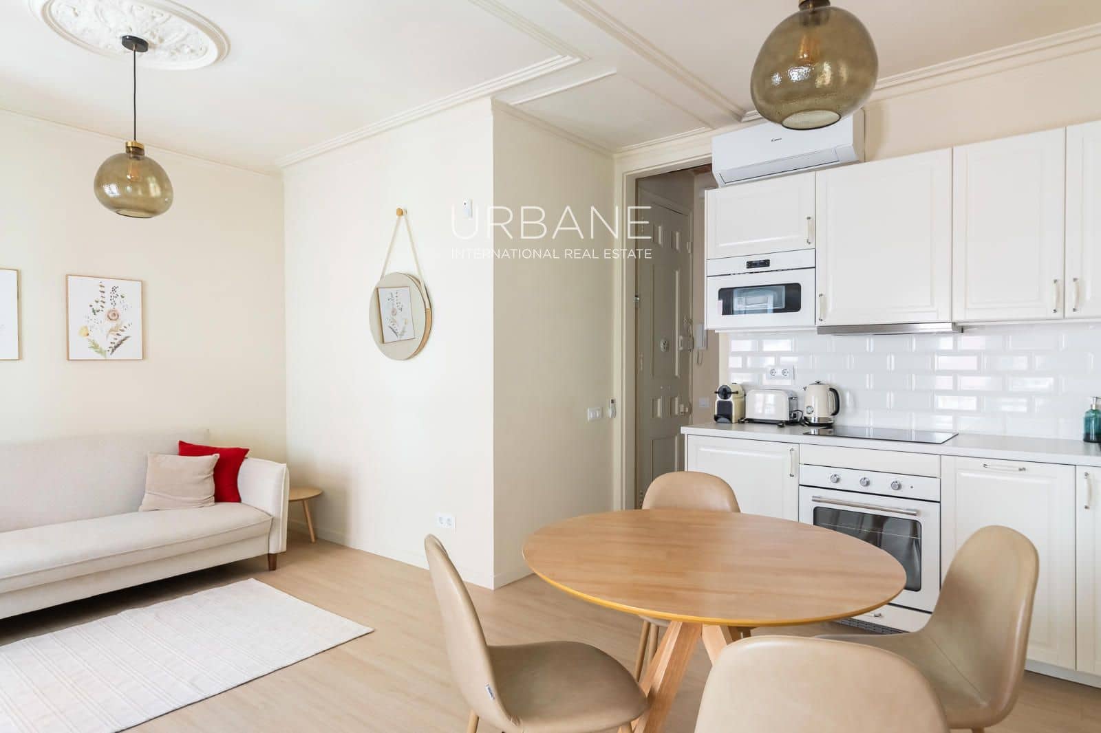 2 slaapkamer Flat te huur in Barcelona stad - € 1.500 (Ref: 9999411)