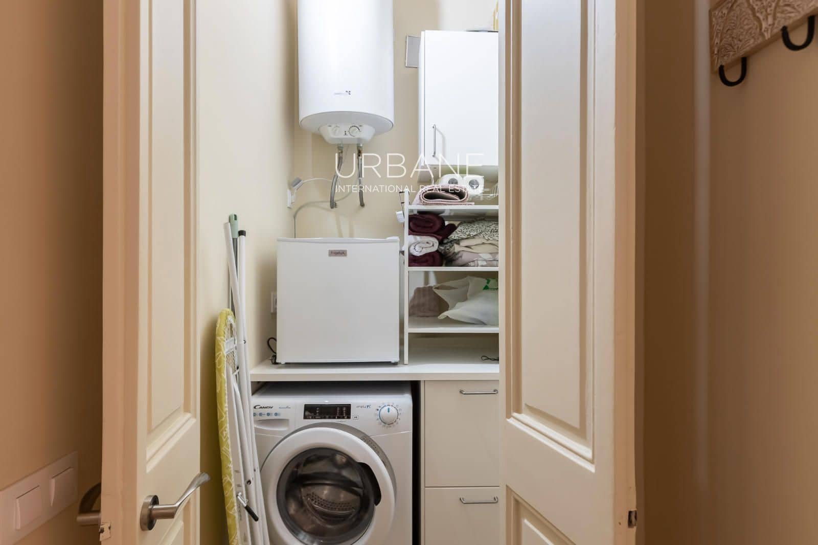 2 slaapkamer Flat te huur in Barcelona stad - € 1.500 (Ref: 9999411)