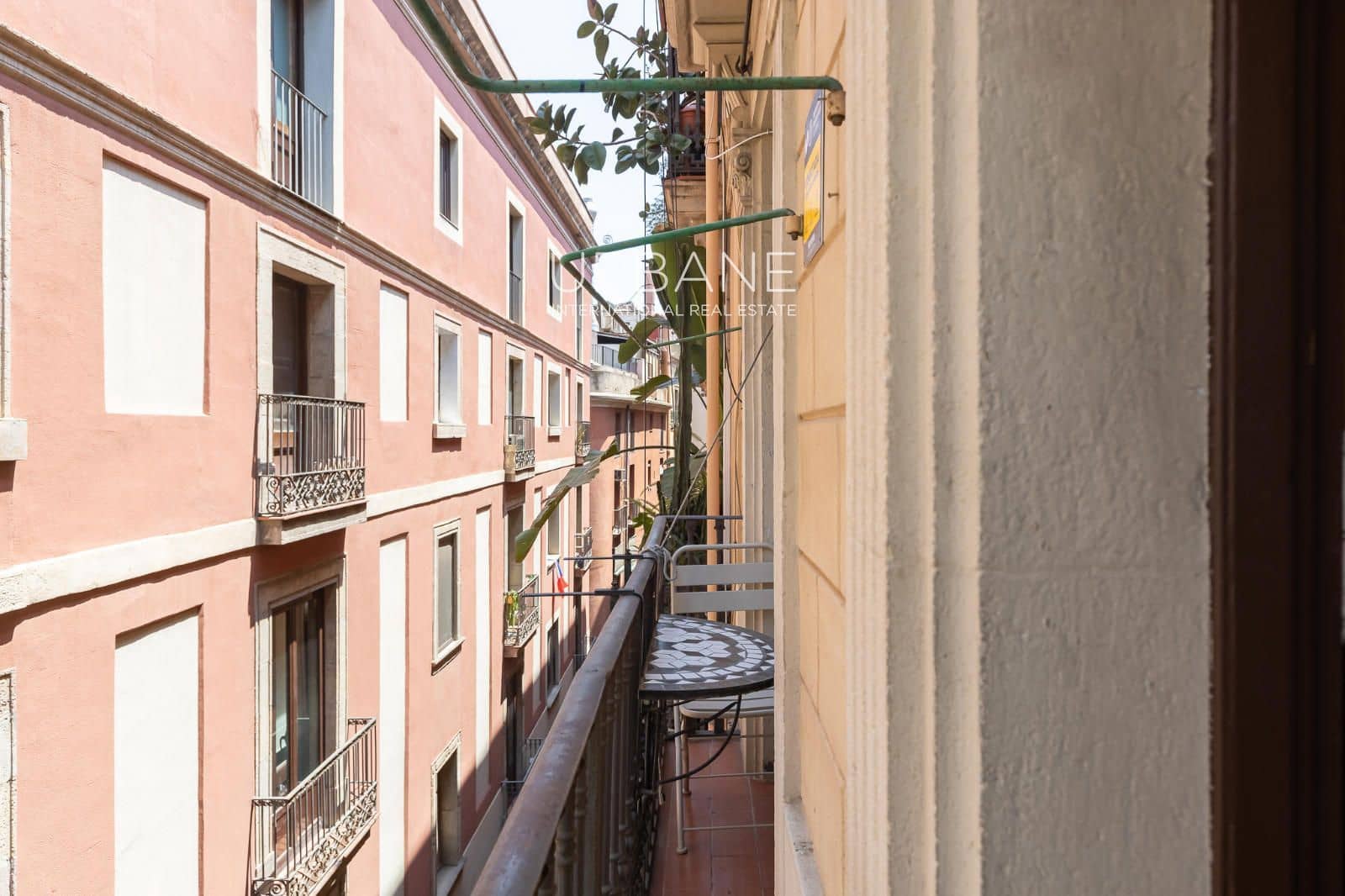 2 slaapkamer Flat te huur in Barcelona stad - € 1.500 (Ref: 9999411)