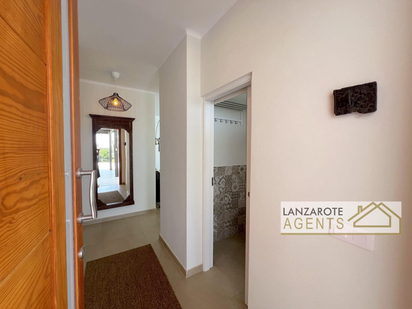 Chalet de 4 habitaciones en Playa Blanca en venta - 950.000 € (Ref: 10000948)
