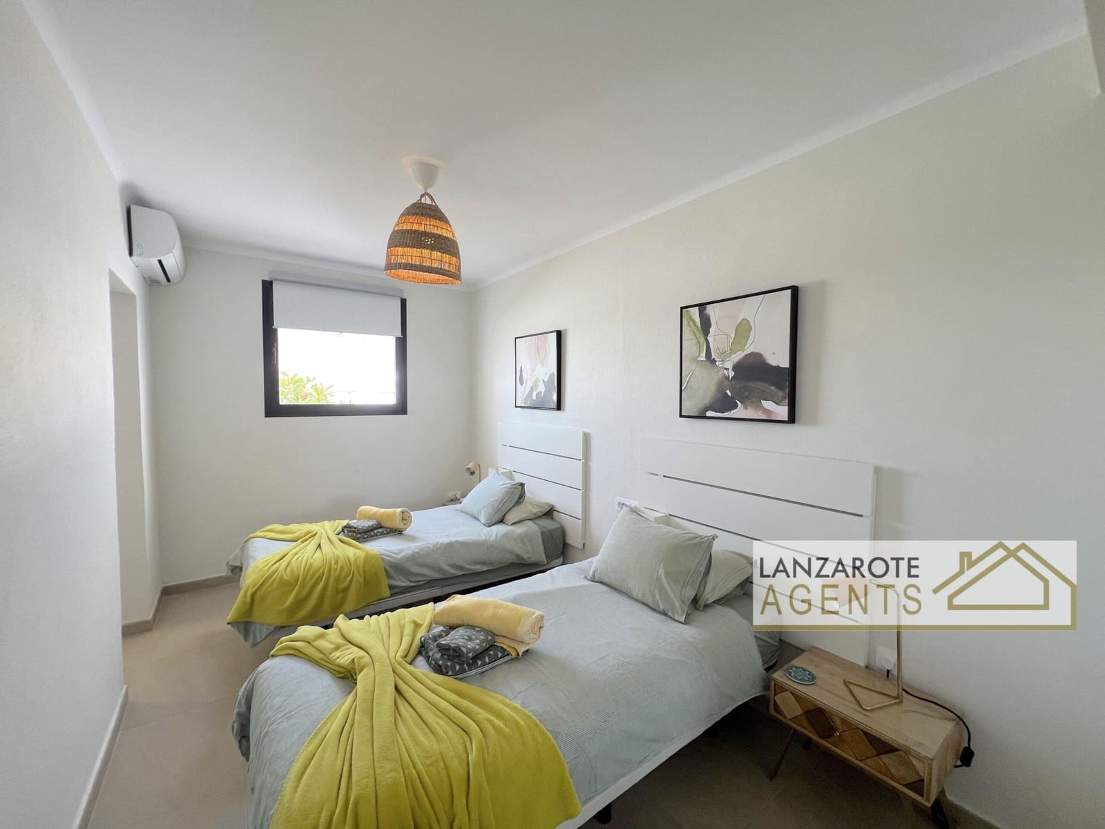 Chalet de 4 habitaciones en Playa Blanca en venta - 950.000 € (Ref: 10000948)