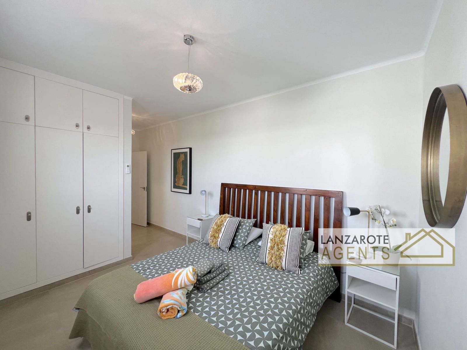 Chalet de 4 habitaciones en Playa Blanca en venta - 950.000 € (Ref: 10000948)