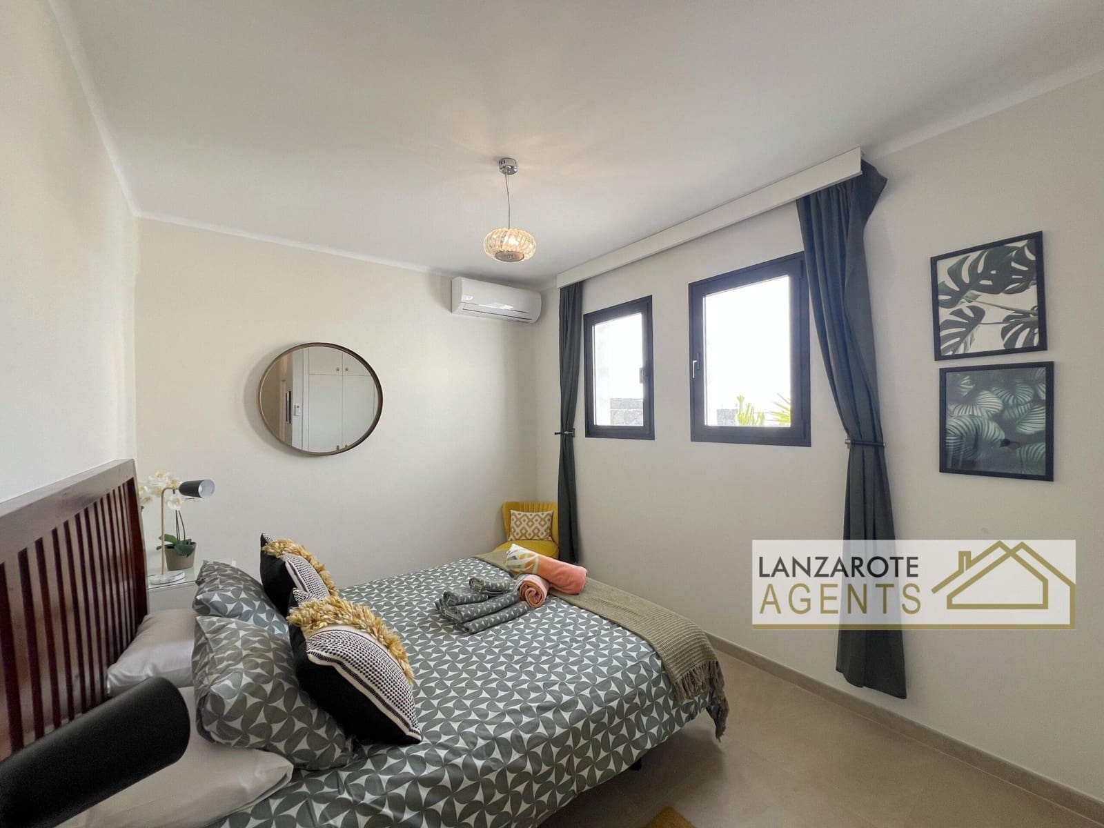 Chalet de 4 habitaciones en Playa Blanca en venta - 950.000 € (Ref: 10000948)