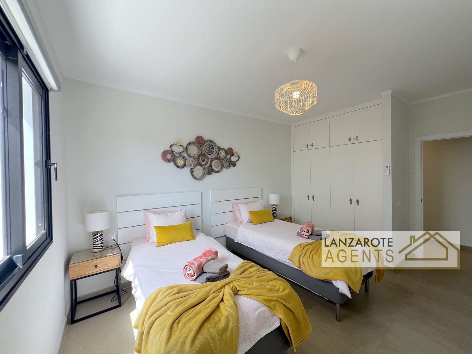 Chalet de 4 habitaciones en Playa Blanca en venta - 950.000 € (Ref: 10000948)