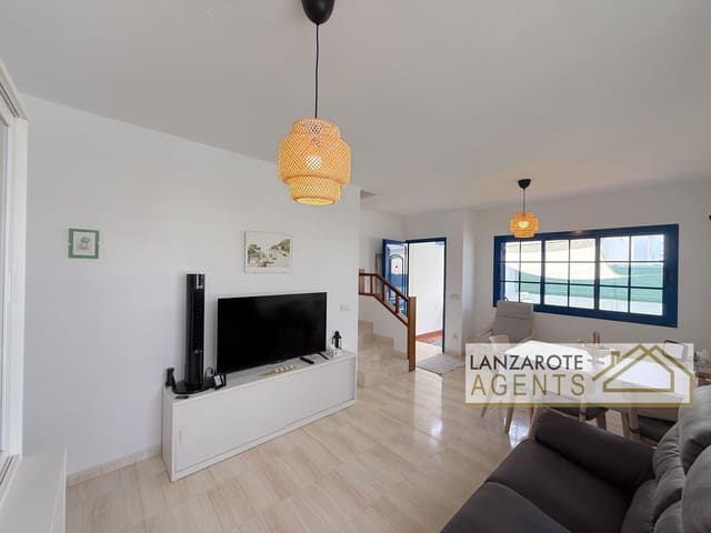 2 bedroom Villa for rent in Playa Blanca, Yaiza with garage - € 2,250 (Ref: 10004508)