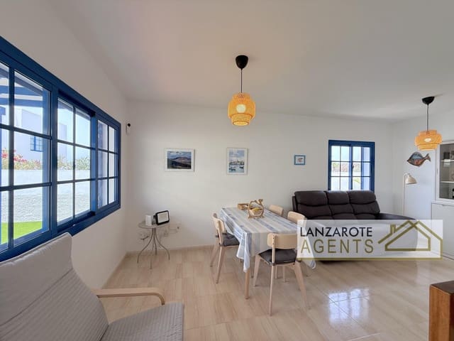 2 bedroom Villa for rent in Playa Blanca, Yaiza with garage - € 2,250 (Ref: 10004508)