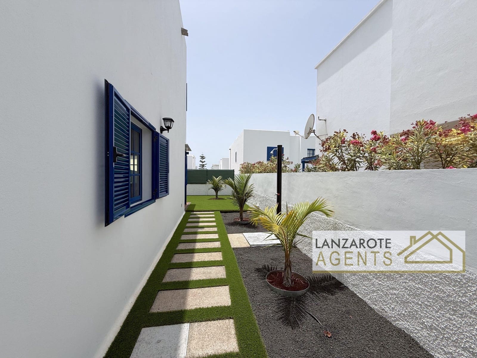 Villa/Maison de 2 chambres à louer à Playa Blanca avec garage - 2 250 € (Ref: 10004508)