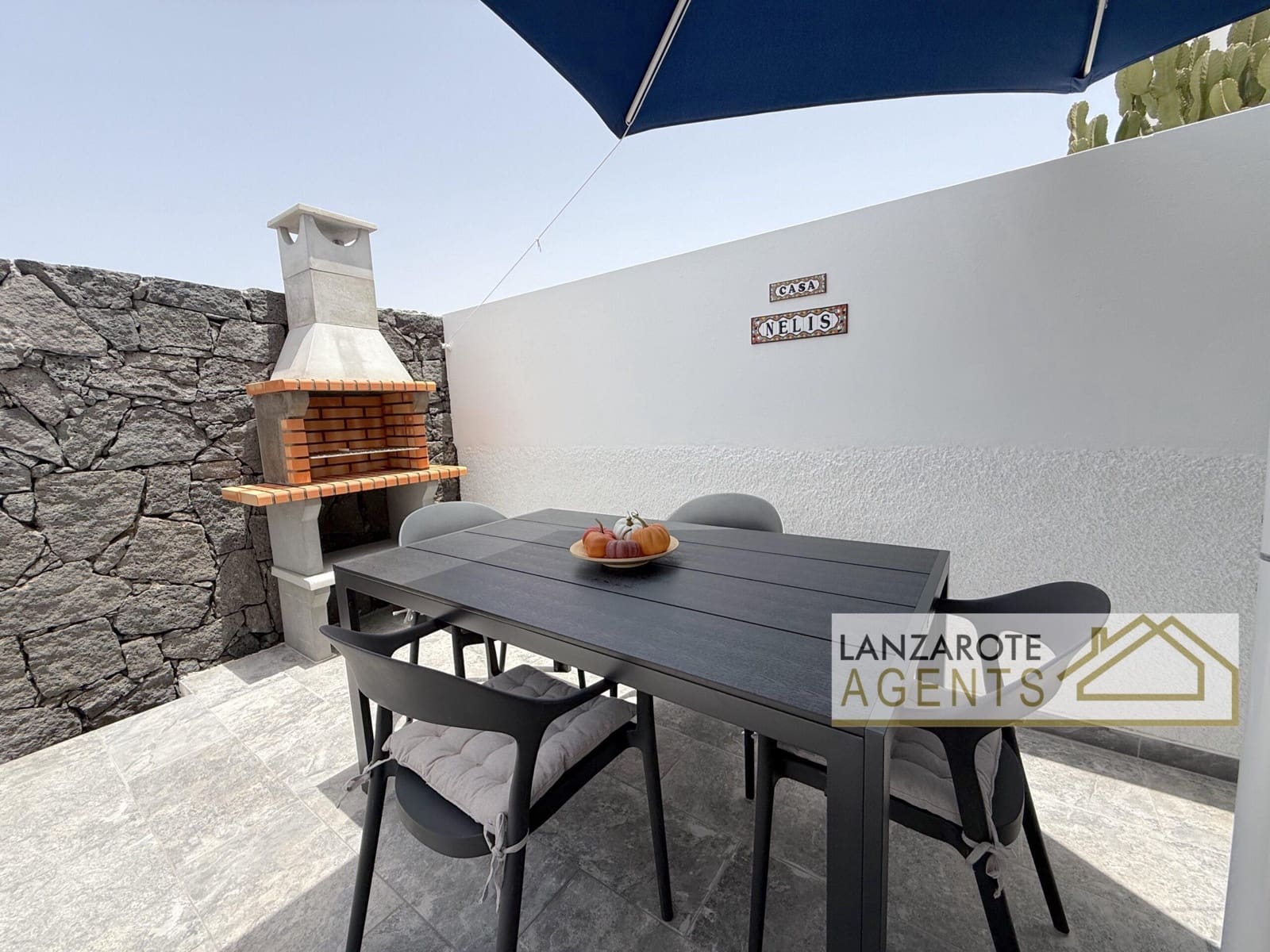 Villa/Maison de 2 chambres à louer à Playa Blanca avec garage - 2 250 € (Ref: 10004508)