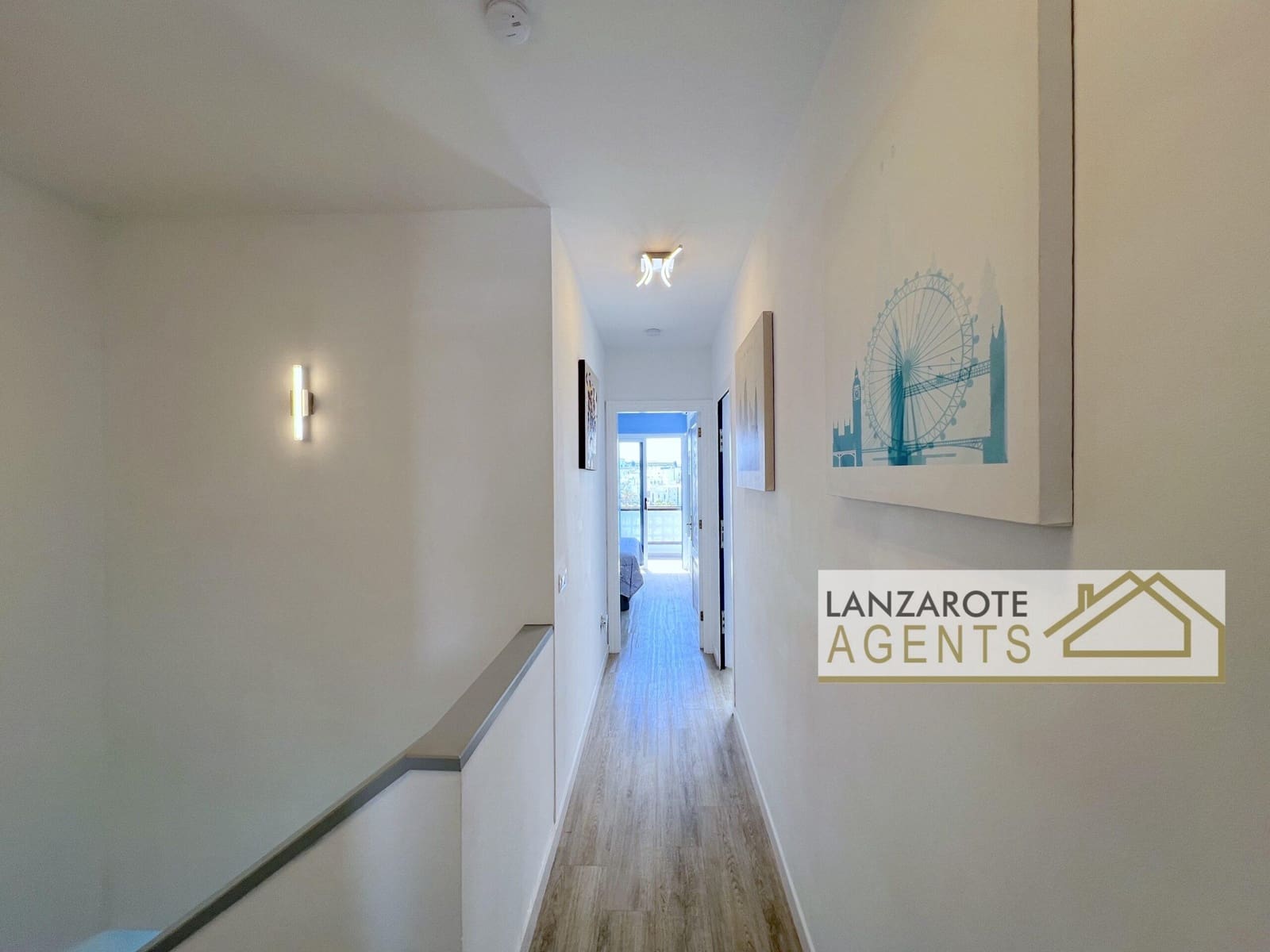 Chalet de 3 habitaciones en Playa Blanca en venta - 435.000 € (Ref: 10005989)