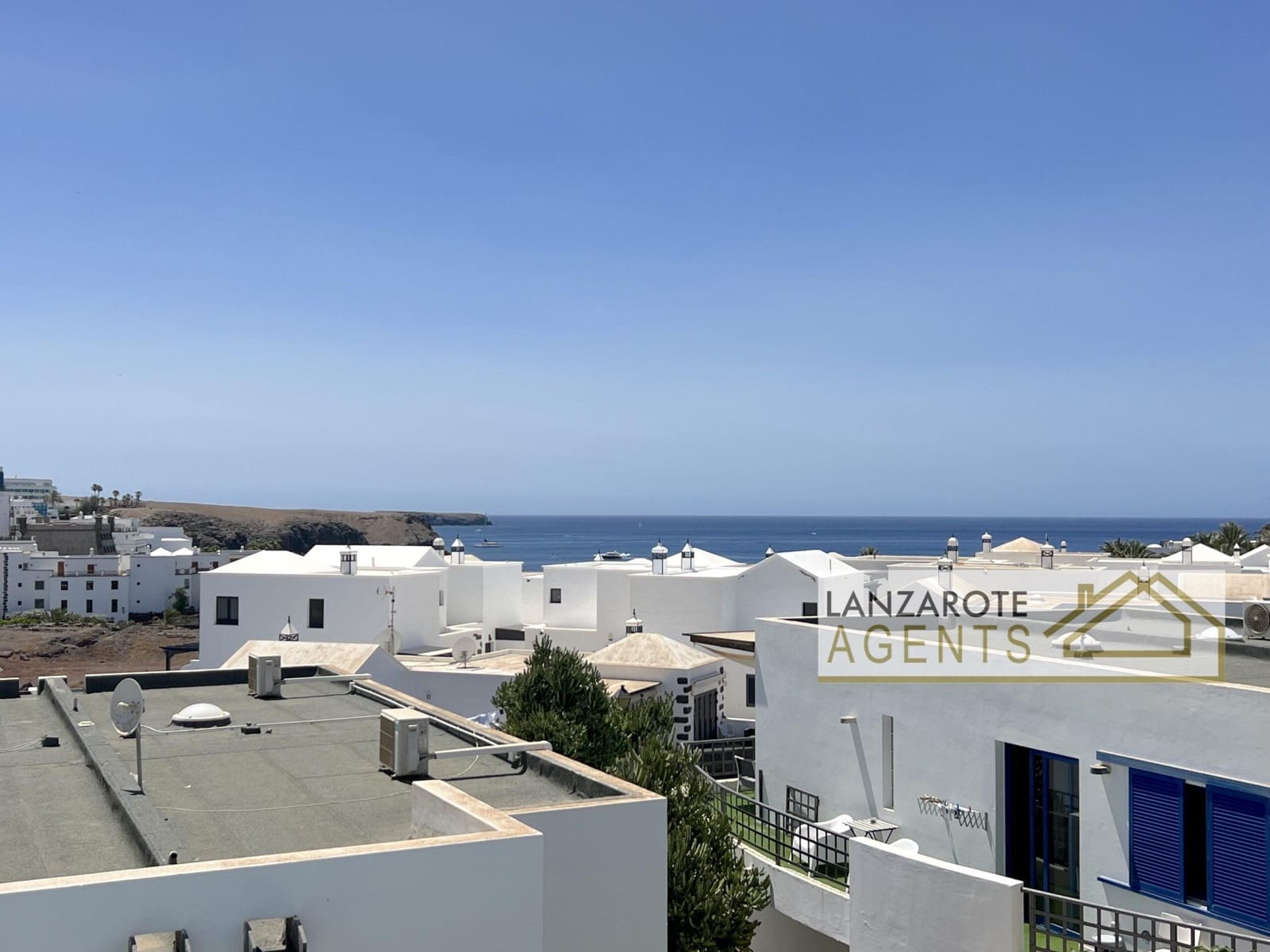 Chalet de 3 habitaciones en Playa Blanca en venta - 435.000 € (Ref: 10005989)