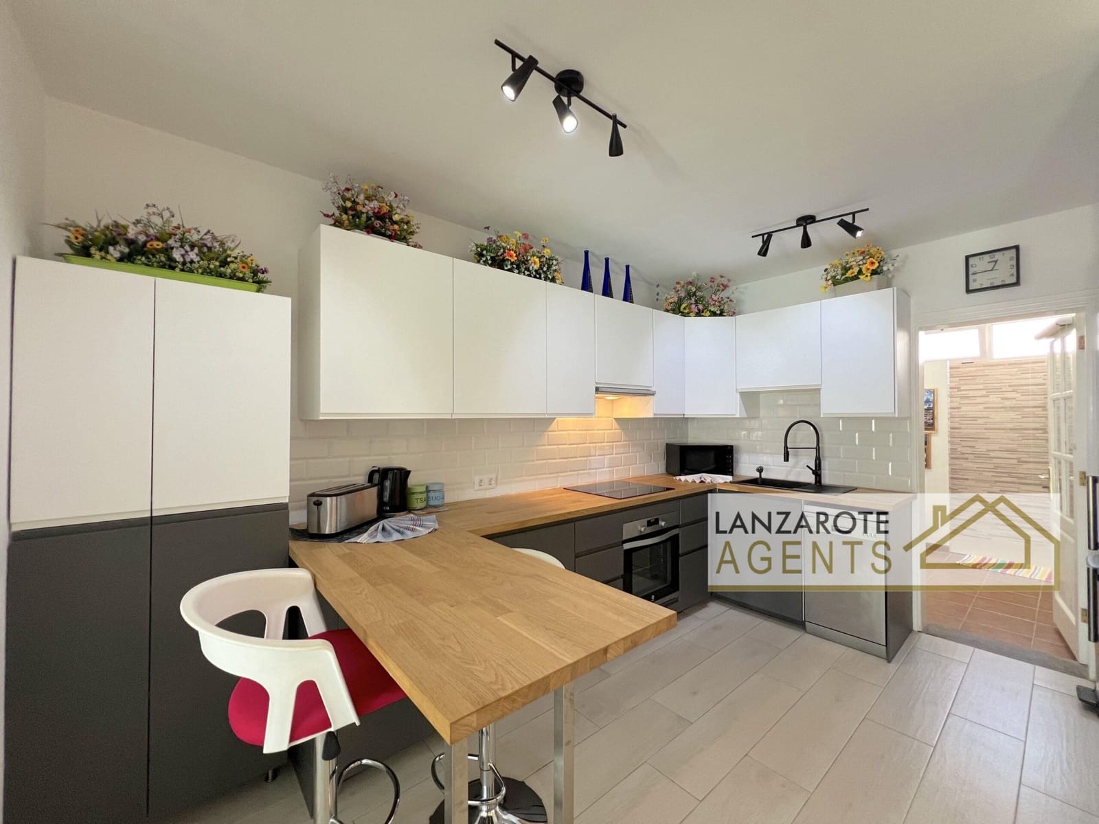 Chalet de 3 habitaciones en Playa Blanca en venta - 435.000 € (Ref: 10005989)
