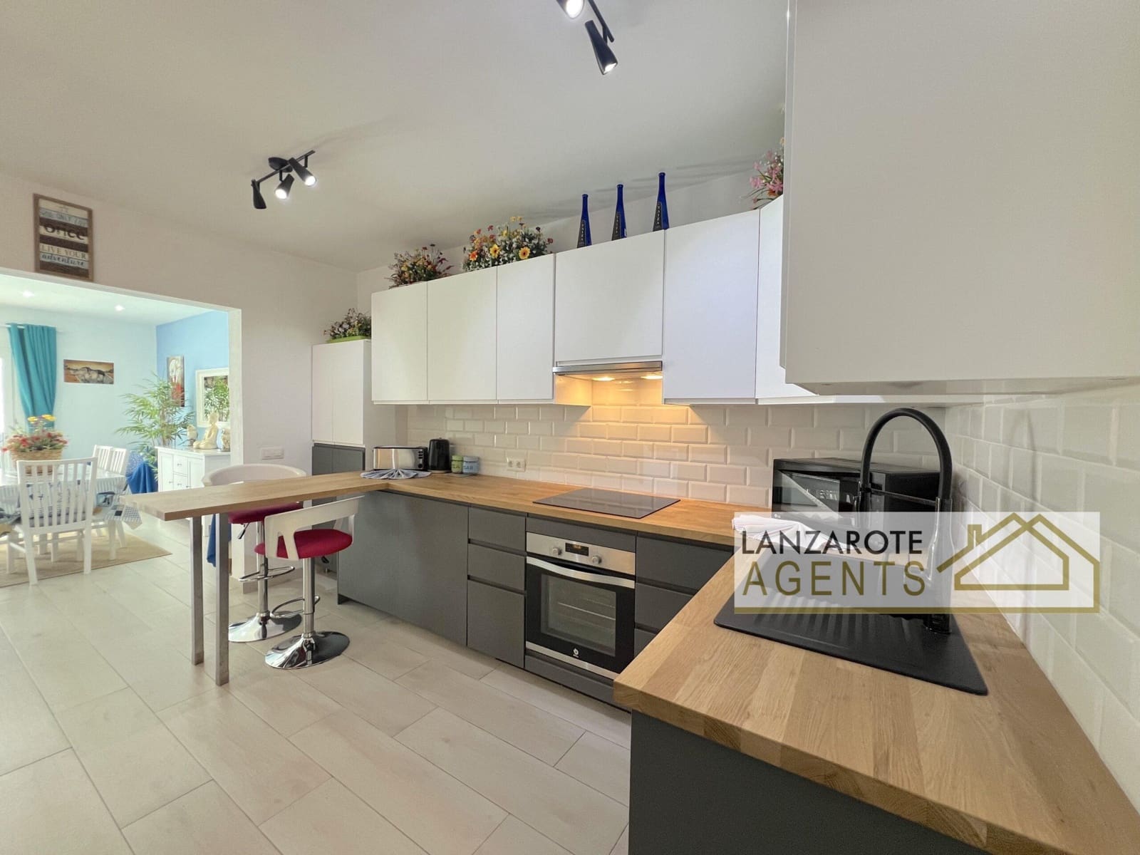 Chalet de 3 habitaciones en Playa Blanca en venta - 435.000 € (Ref: 10005989)
