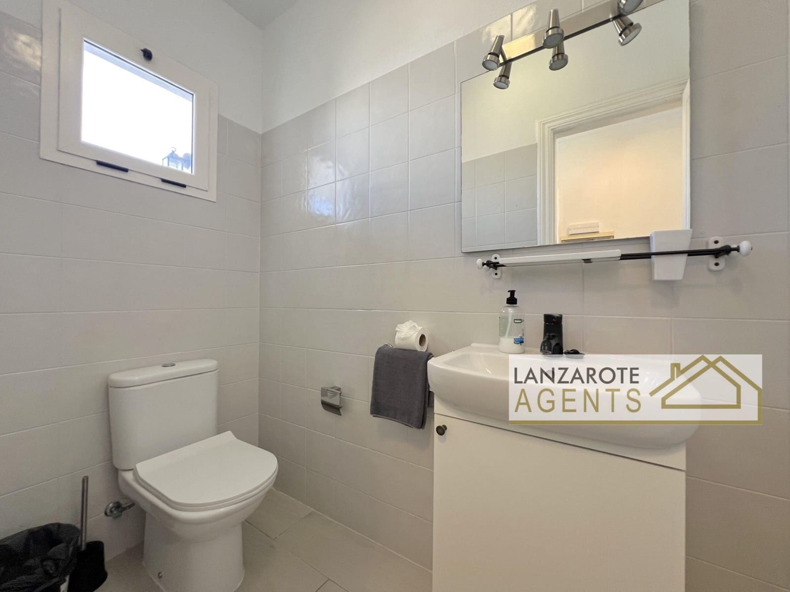Chalet de 3 habitaciones en Playa Blanca en venta - 435.000 € (Ref: 10005989)