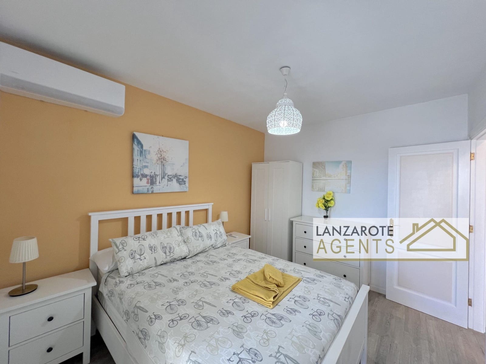 Chalet de 3 habitaciones en Playa Blanca en venta - 435.000 € (Ref: 10005989)