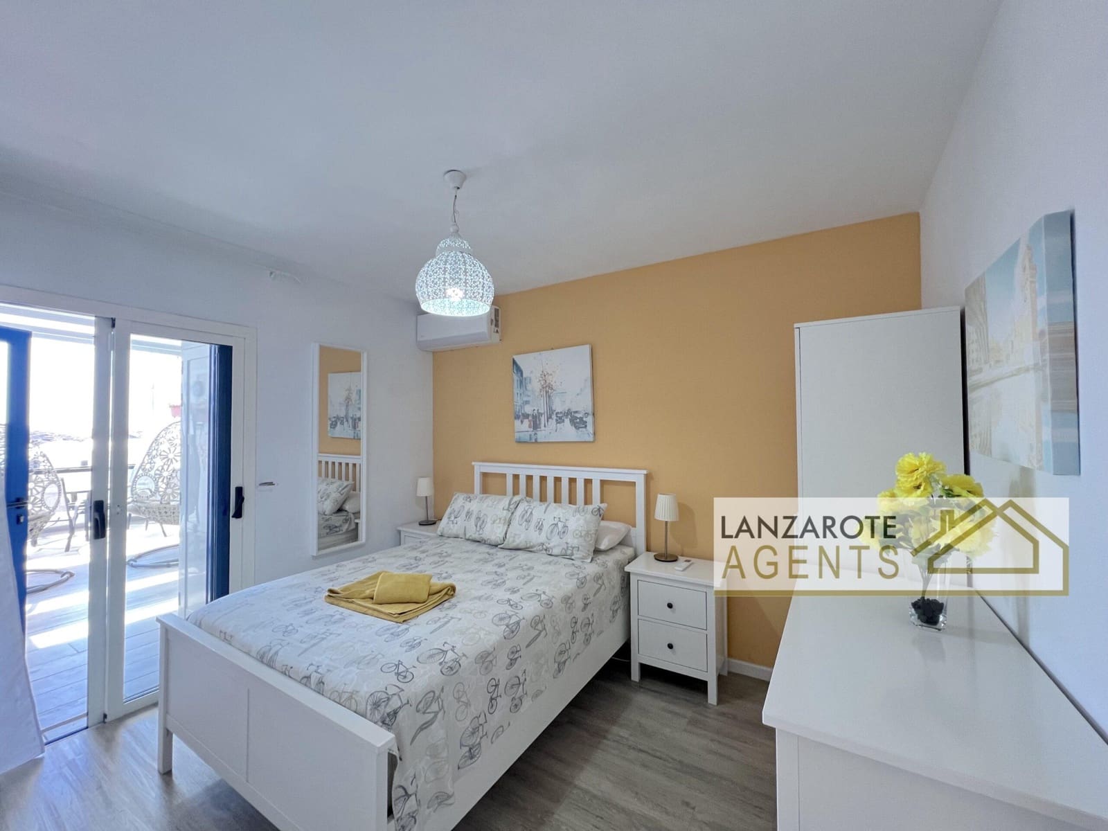Chalet de 3 habitaciones en Playa Blanca en venta - 435.000 € (Ref: 10005989)