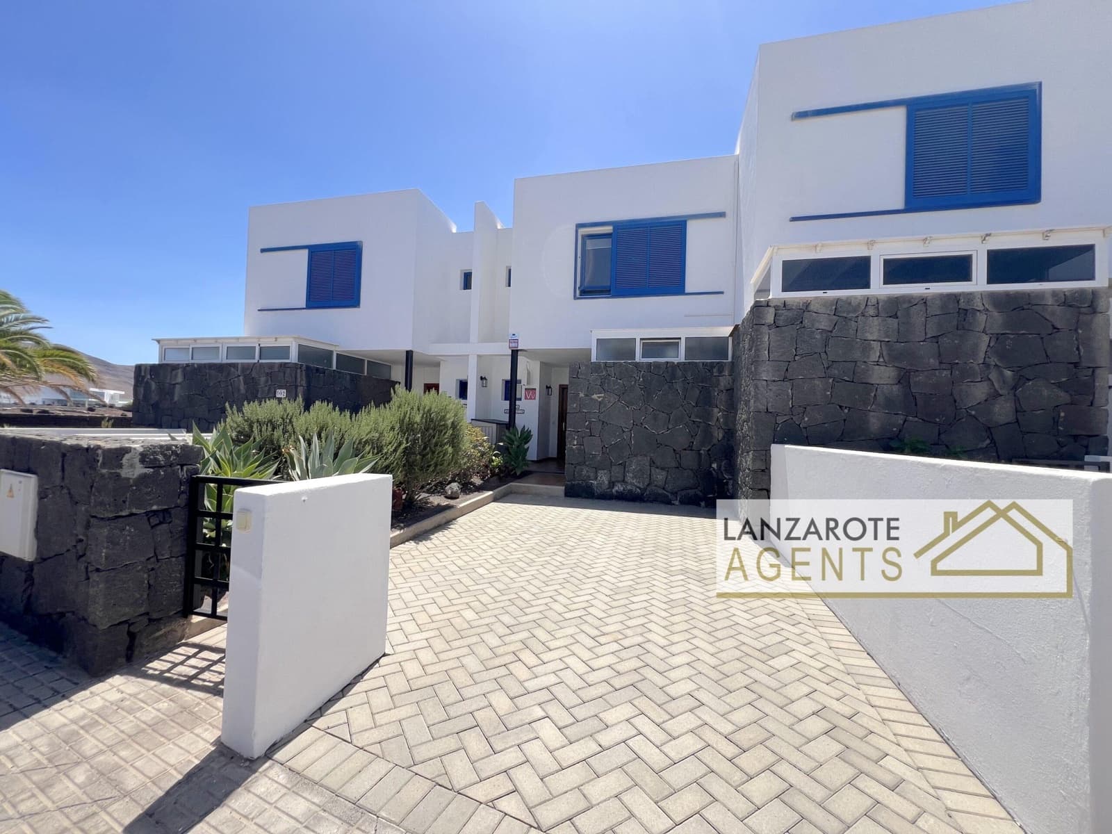 Chalet de 3 habitaciones en Playa Blanca en venta - 435.000 € (Ref: 10005989)