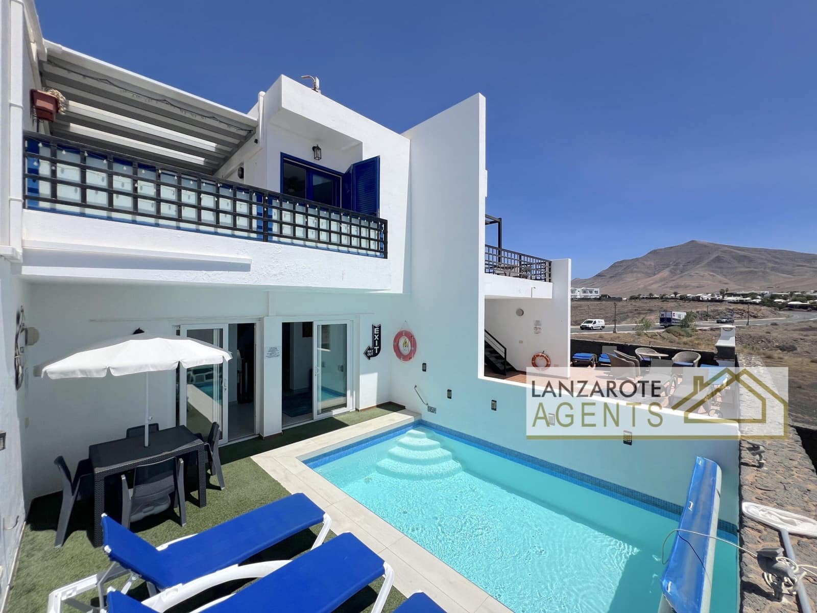 Chalet de 3 habitaciones en Playa Blanca en venta - 435.000 € (Ref: 10005989)